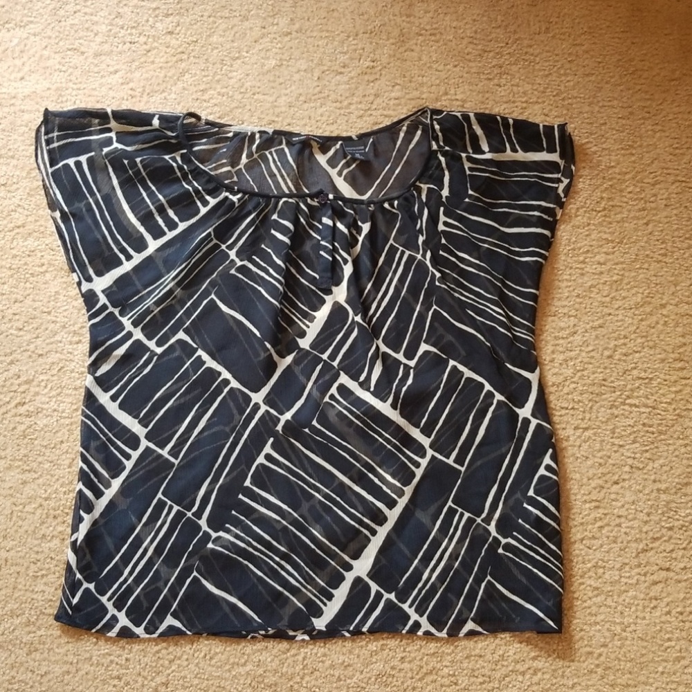 Short sleeve sheer blouse